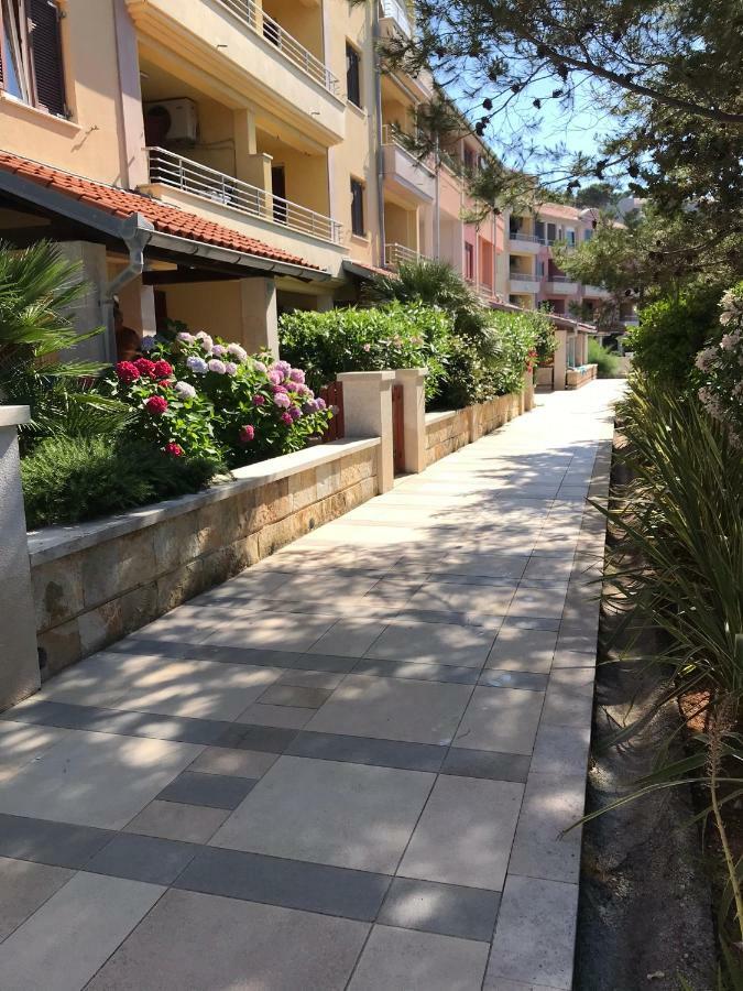 Apartmaji Punta *