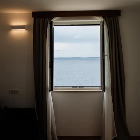 Apartmaji Punta Veli Losinj Exterior photo